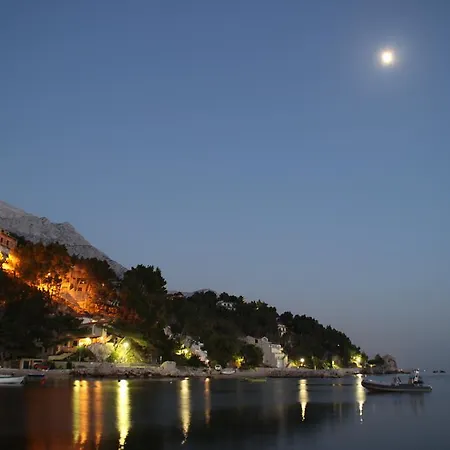 לינה וארוחת בוקר Petra ברלה