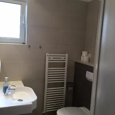 לינה וארוחת בוקר Petra 3*