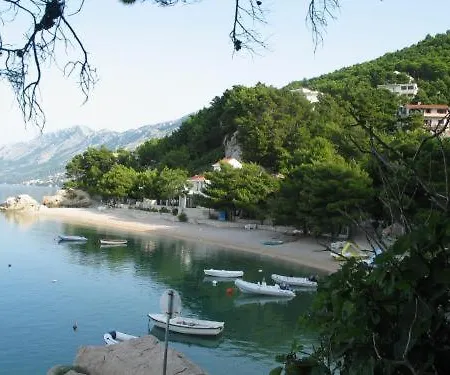 לינה וארוחת בוקר Petra ברלה