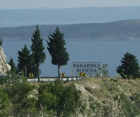 לינה וארוחת בוקר Petra ברלה