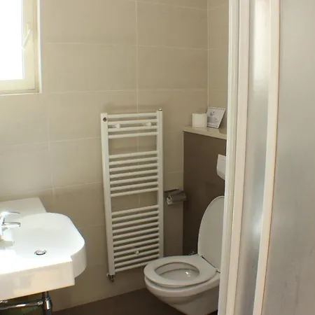 Petra לינה וארוחת בוקר 3*