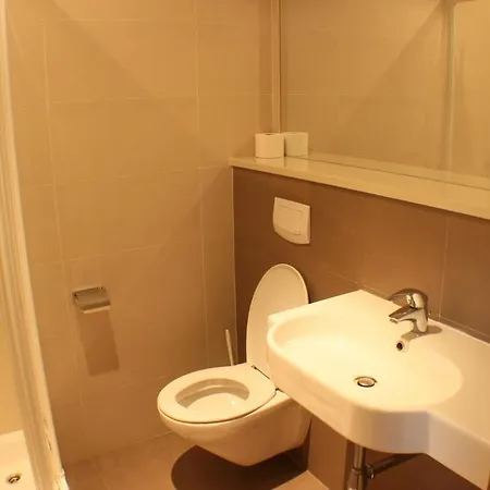 Petra Oda ve Kahvaltı Brela