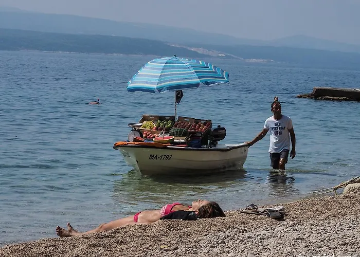 Petra Bed & Breakfast Brela